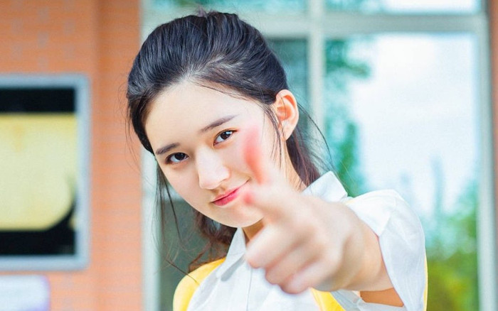 Triệu Lộ Tư bộc bạch chẳng ai theo đuổi mình thưở đi học, nhìn hình ảnh này mới biết lý do vì sao! Ảnh 2