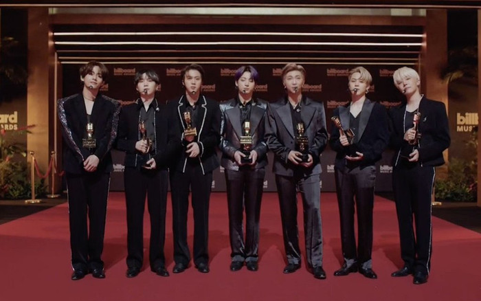 BTS lần đầu diễn Butter tại BBMAs 2021, fan khen ngợi hết lời visual lẫn kỹ năng đỉnh Ảnh 2