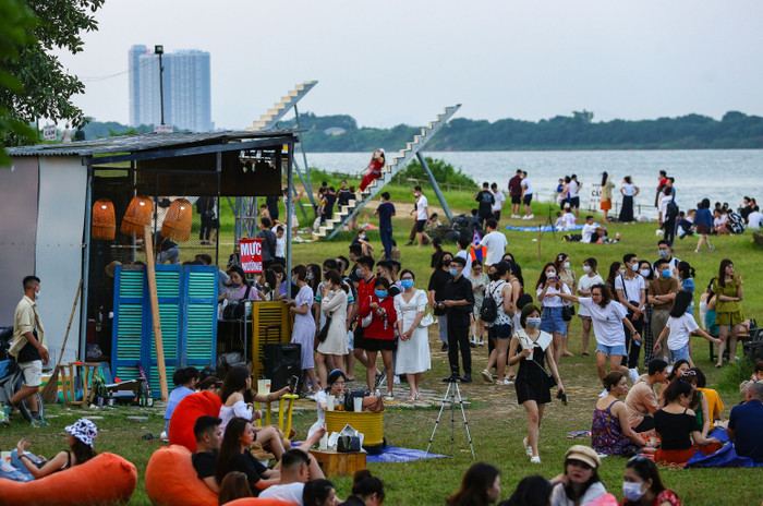 Đa số người dân tại đây đều lơ là phòng chống dịch.