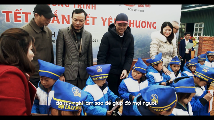 Những hình ảnh của Hoài Linh trong chuyến đi thiện nguyện hồi tháng 1 vừa qua