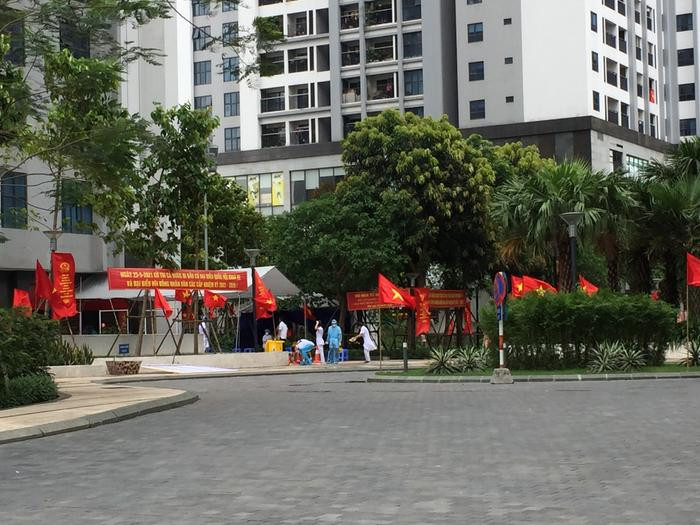 Hà Nội phong tỏa 4 tòa nhà tại Goldmark City, lương thực, nhu yếu phẩm liên tục được tiếp tế Ảnh 6