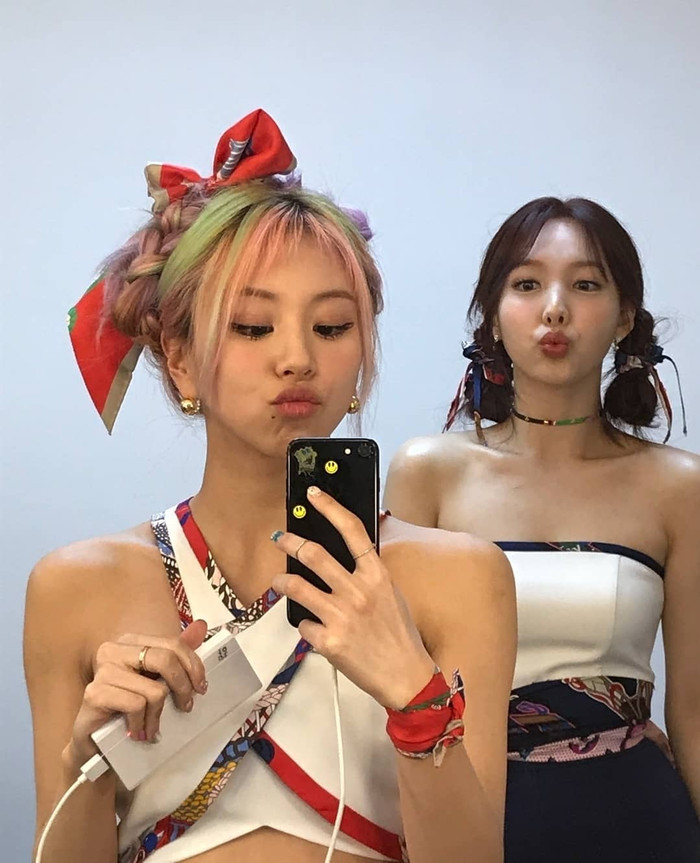 Màu tóc mới siêu nổi bật và thu hút của Chaeyoung