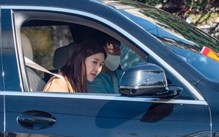 Dispatch khui ảnh hẹn hò của Lee Seung Gi và nữ phụ 'Hwarang' Ảnh 2