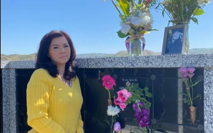 Vợ cố nghệ sĩ Chí Tài công khai hình ảnh cây cầu được xây dựng từ 2 tỷ đồng phúng viếng Ảnh 2