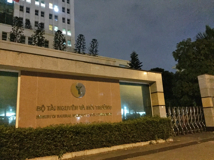 Bộ Tài nguyên và Môi trường yêu cầu toàn bộ các cán bộ, công chức, viên chức, người lao động không ra khỏi cơ quan, hạn chế tiếp xúc để phòng dịch bệnh.