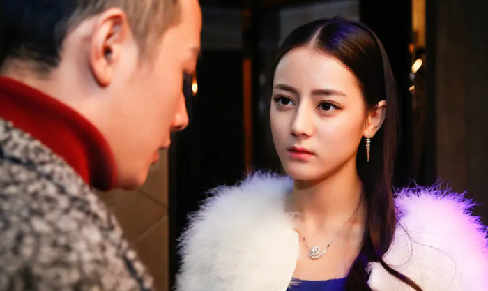 Không hoàn hảo như mọi người nghĩ, Địch Lệ Nhiệt Ba lộ khuyết điểm lớn ngay từ khi còn bé Ảnh 4