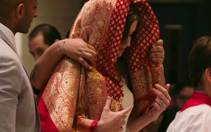 Thoát chết sau khi uống thuốc độc tự sát vì bị ngăn cấm tình cảm, cô gái vẫn bị ép lấy người khác Ảnh 2