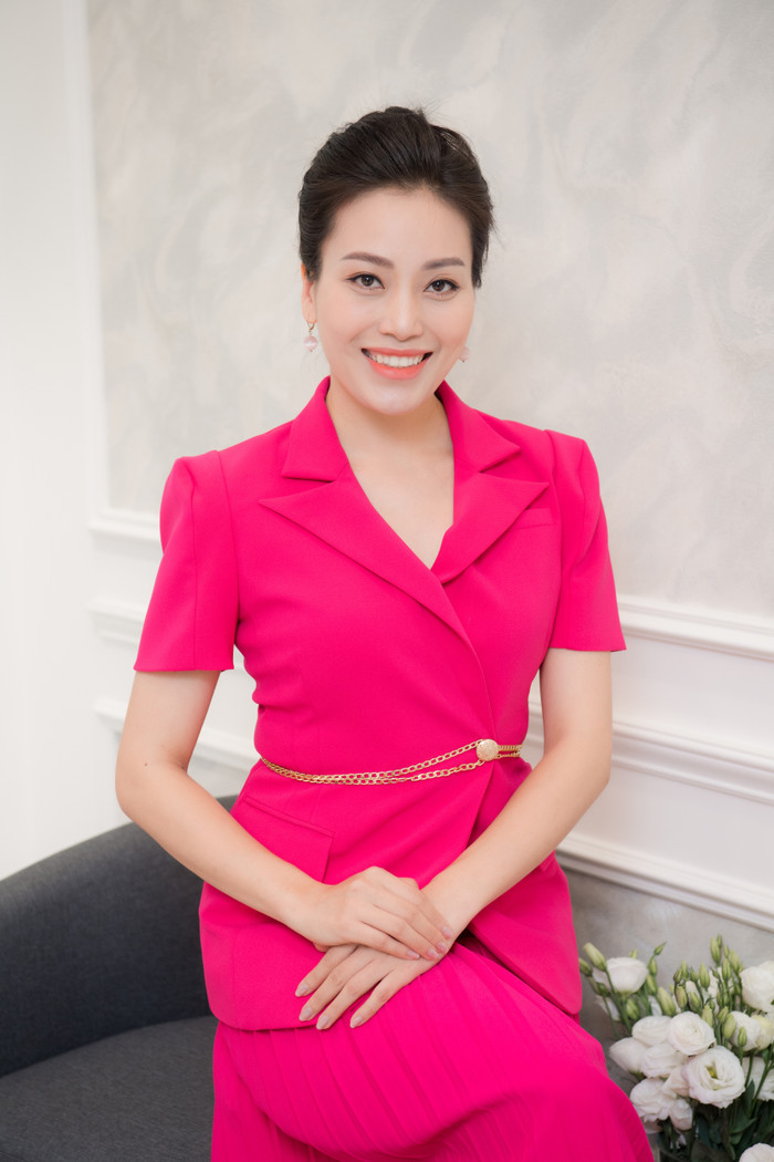 Mặc suit thanh lịch mà vẫn quyến rũ như Bảo Trâm Idol Ảnh 23