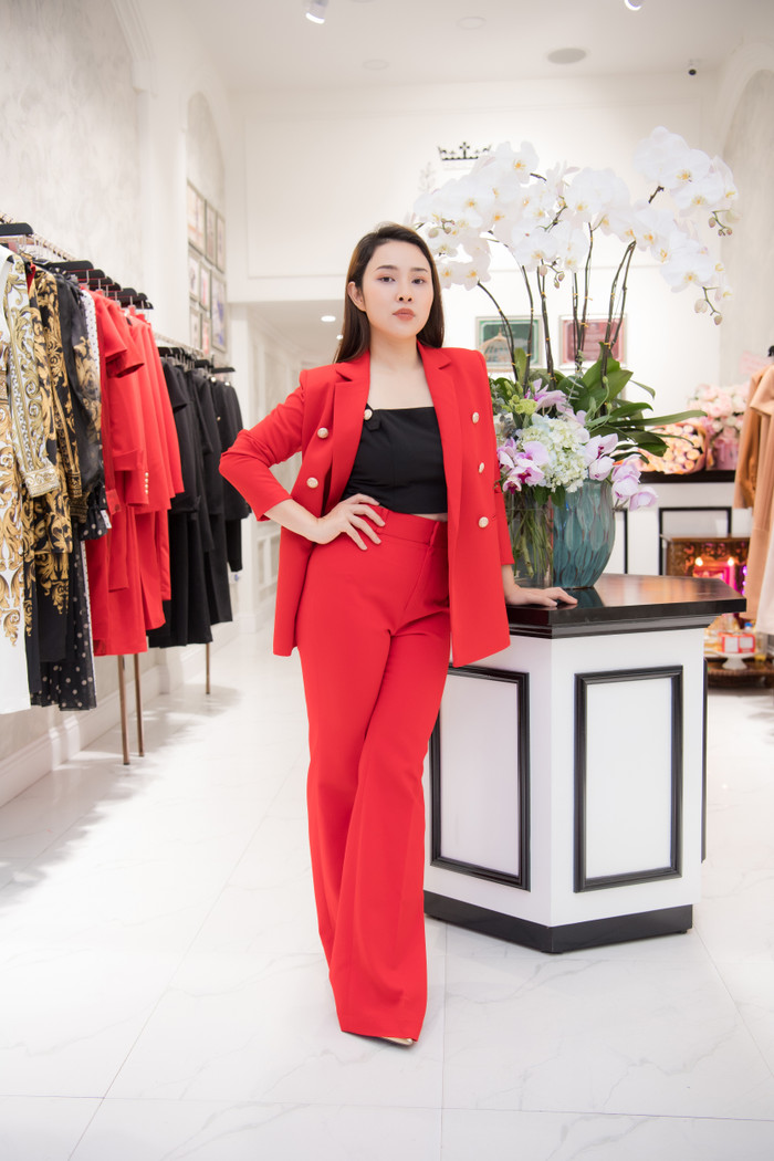 Mặc suit thanh lịch mà vẫn quyến rũ như Bảo Trâm Idol Ảnh 6