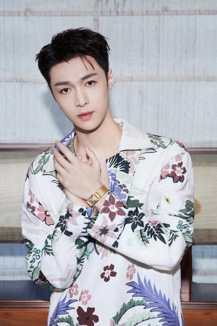 Fan vỡ òa: Lay xác nhận tái xuất cùng EXO trong album comeback 'Don't Fight The Feeling' Ảnh 5