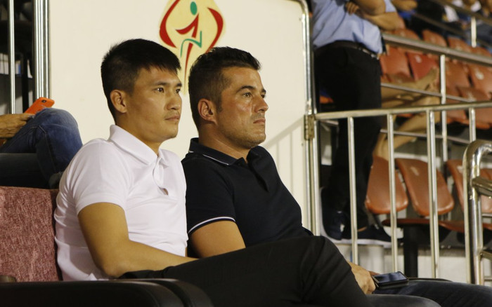 Nhờ vợ sắm vai 'cô Tiên', Công Vinh vượt Quang Hải và sắp bắt kịp Bùi Tiến Dũng trên MXH Ảnh 2