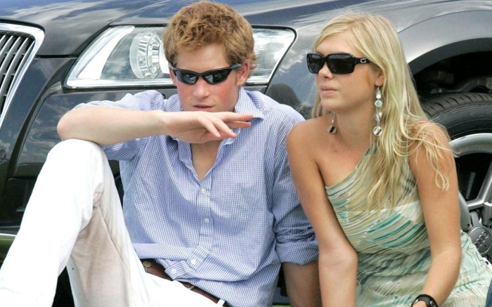 Bạn gái cũ cảm thấy hẹn hò với Harry là việc 'đáng sợ và khó chịu' vì lý do này Ảnh 2