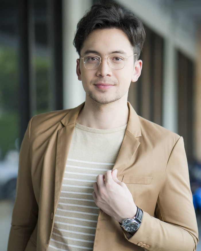 Trai đẹp 'ngoại tình' không ít lần trên màn ảnh Indy Intad sẽ tiếp tục vướng tình tay ba với hai nữ chính