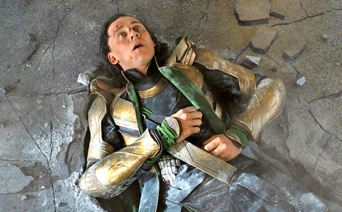 Cú sốc đầu đời trước người phàm của Loki.