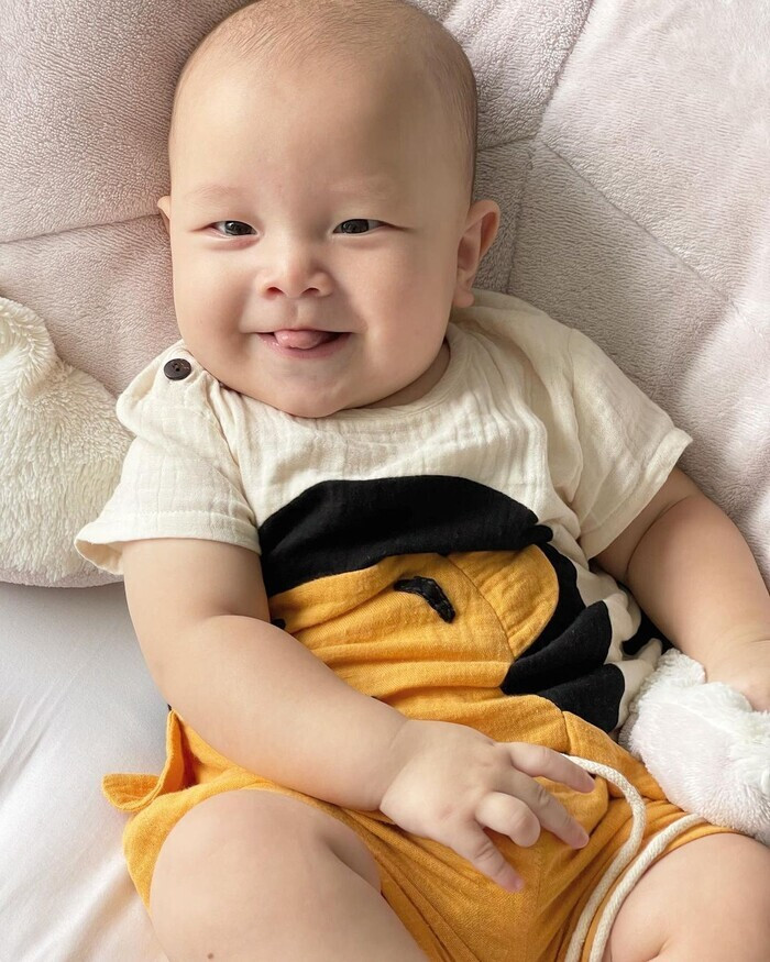 Bài luyện thanh đặc biệt Hồ Ngọc Hà tập cho cậu út Leon khiến dân tình thích thú.