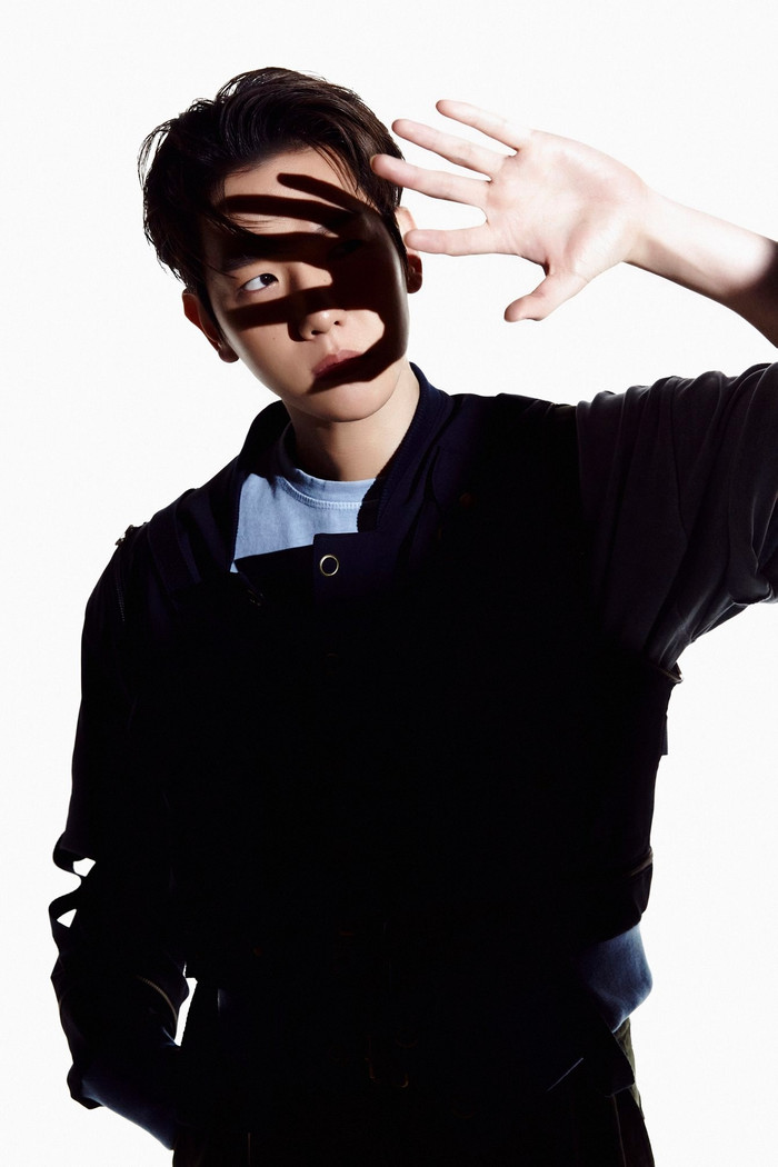 EXO tung loạt ảnh teaser mới, Lay chính thức xuất hiện Ảnh 3