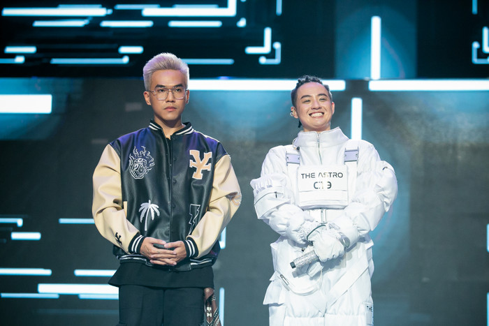 Producer NVM chính là người đứng sau làm nên sự thành công của màn trình diễn này.