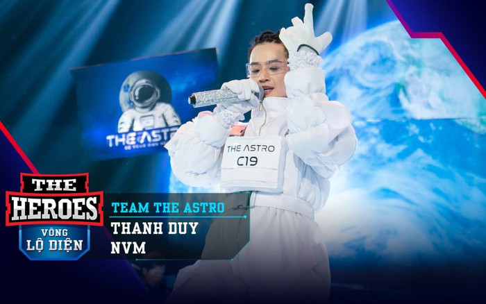 Mang 'con ruột' lên sân khấu, Thanh Duy khiến dàn Master The Heroes 'đứng ngồi không yên' Ảnh 2