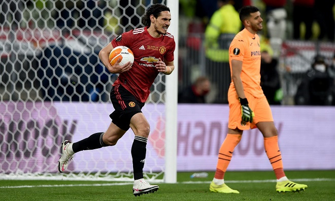 Cavani gỡ hòa 1-1 cho Man Utd.