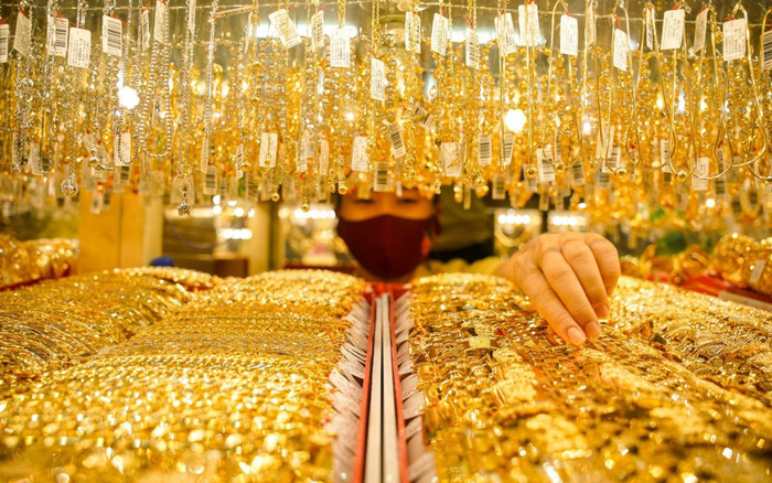 Giá vàng hôm nay 27/5: Vàng trong nước giảm theo đà lao dốc của vàng thế giới Ảnh 2