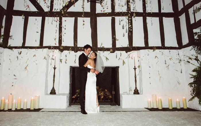 Bộ ảnh cưới của 'Tiểu Diva' Ariana Grande gây bão: Cán mốc 10 triệu like nhanh nhất lịch sử Instagram Ảnh 2