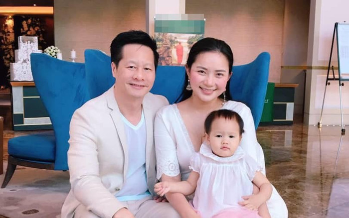 Phan Như Thảo được chồng hơn 26 tuổi cưng như bà hoàng, trao hết tài sản, đút tôm cho ăn Ảnh 2