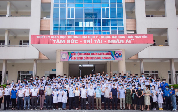 Hơn 100 cán bộ, sinh viên trường Đại học Y – Dược xuất quân hỗ trợ Bắc Giang chống dịch Covid-19 Ảnh 2