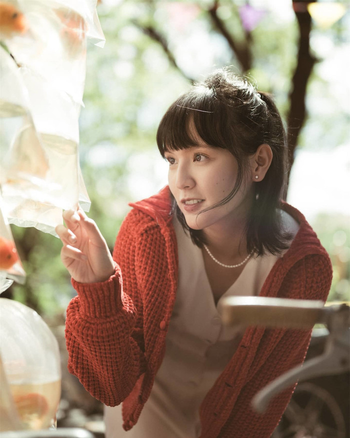 Một tài khoản Instagram được đặt ở chế độ riêng tư có tên @lq_dnao với ảnh đại diện của Hải Tú đã đăng một story với góc chụp tương đồng.