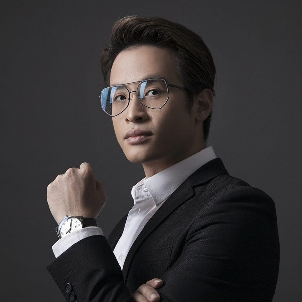 Nam ca sĩ chuyên hát các bản tình ca Hà Anh Tuấn cũng góp mặt trong bảng xếp hạng