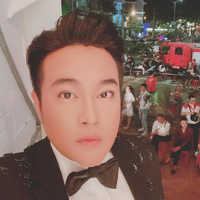 Hiện tại bài đăng của ca sĩ Minh Quân khi ám chỉ nhiều nghệ sĩ 'đạp đổ' đồng nghiệp của mình khi gặp hoạn nạn đang nhận được nhiều sự chú ý của khán giả.