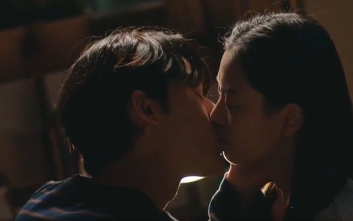 'Tuổi trẻ của tháng năm': Lee Do Hyun bỏ rơi vị hôn thê quay về 'ngoại tình' với Go Min Si Ảnh 2