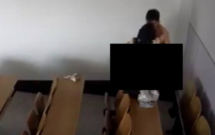 Lan truyền clip nhạy cảm 12 phút của hai sinh viên ngay trong lớp học ở Trung Quốc Ảnh 2