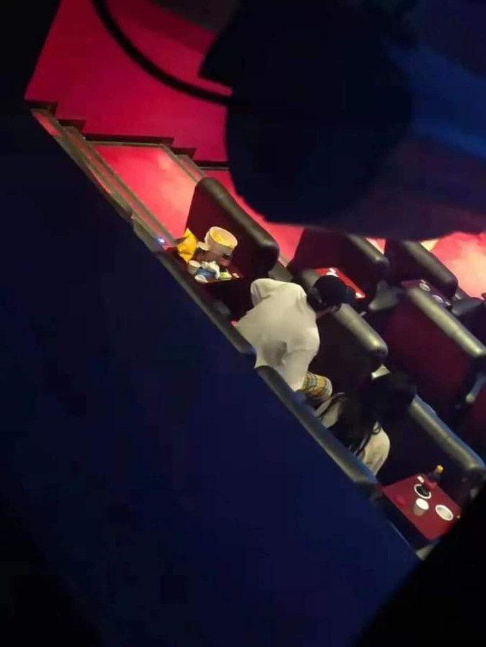 Bị lộ ảnh đi xem phim cùng bạn gái, Ngô Diệc Phàm đâm đơn kiện nhà rạp vì vi phạm quyền riêng tư