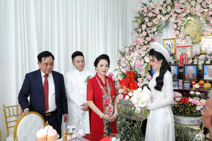 Để mặt mộc chụp ảnh thân mật cùng mẹ chồng, con dâu bà Phương Hằng vẫn nhận vô số lời khen về nhan sắc Ảnh 5