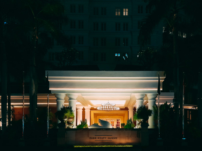 Để bức ảnh thêm phần 'soo deep', nhớ đừng quên sử dụng những bộ lọc màu và công cụ chỉnh ảnh có sẵn trên Galaxy M12.