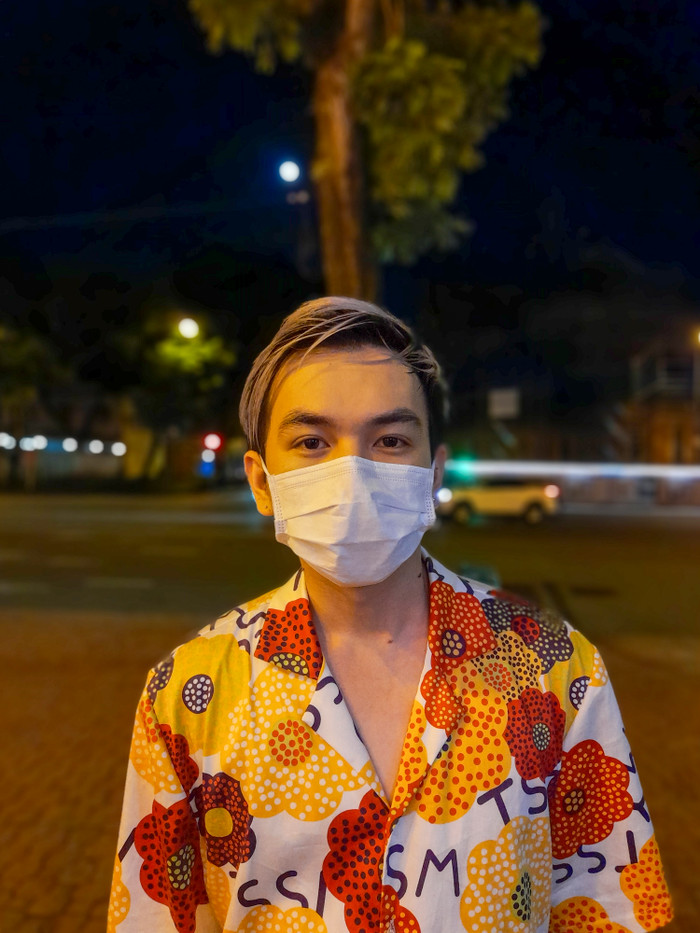 Tuy nhiên, để bức ảnh được rõ nét nhất người dùng nên giữ chắc tay khi chụp.