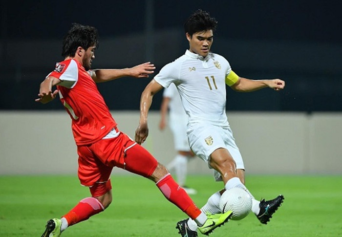 Tuyển Thái Lan không thể đánh bại Tajikistan dù dẫn trước hai bàn.