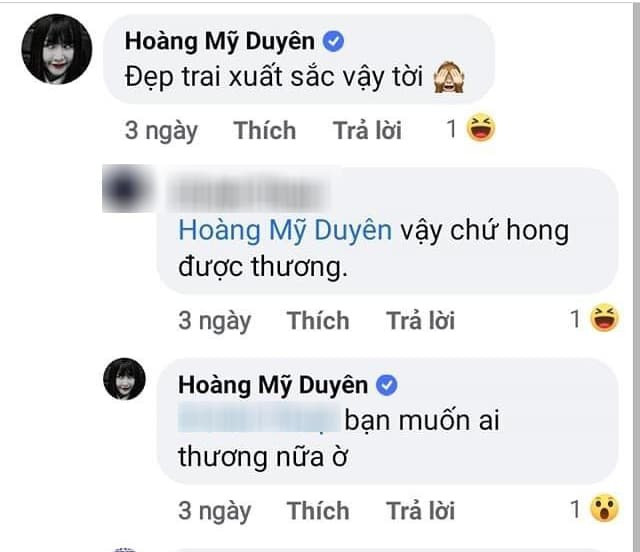 Du Uyên còn bị bắt gặp khi để lại bình luận khen anh chàng trước mặt người hâm mộ.