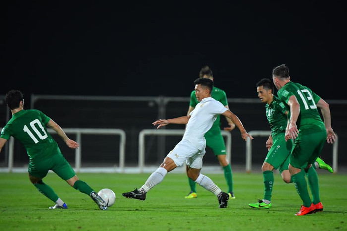 Tuyển Thái Lan nhận thất bại 1-4 trước Uzbekistan.