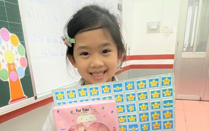 Bảo mẫu tiết lộ thành tích học tập của con gái Mai Phương kèm lời nhắn nhủ khiến dân mạng rơi nước mắt Ảnh 2