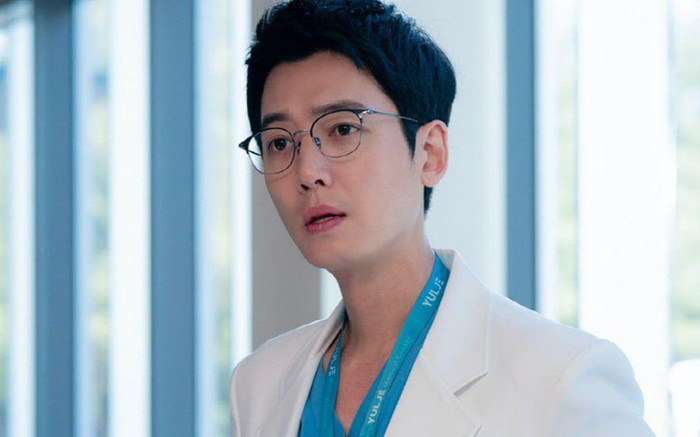 'Hospital Playlist': 'Mr. Cá Hố' đanh đá Jung Kyung Ho đã quay trở lại và lợi hại hơn xưa Ảnh 2