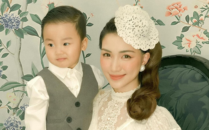 Tung ảnh concept cực sang chảnh cùng bé Bo, Hoà Minzy liệu đang 'ủ mưu' cho con trai đóng MV mới? Ảnh 2