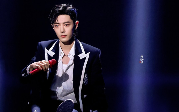 Hát sai lời, nhưng Tiêu Chiến vẫn lên trending Twitter nhờ 'Đêm Sục Sôi' Ảnh 2