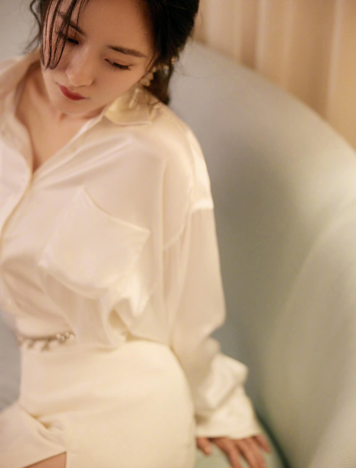 Lâu lắm rồi dân tình mới thấy cô lên đồ xuất hiện tại sự kiện với visual đẹp ngất ngây như này