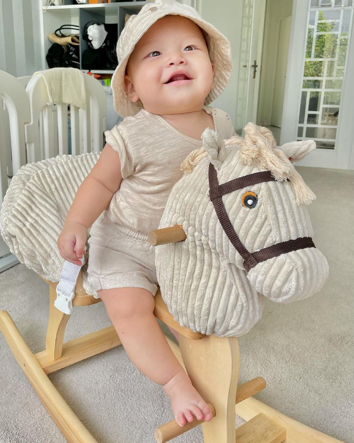 Leon kháu khỉnh với gương mặt không thể hài hước hơn.