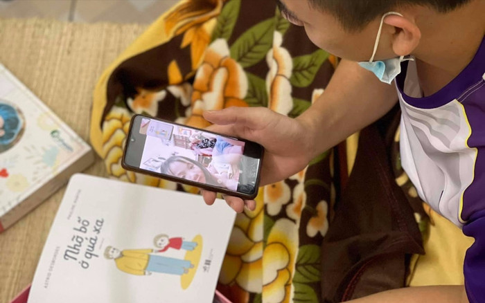 Ngày 1/6 tại 'tuyến lửa Bắc Giang: 'Không biết khi nào mới được tặng quà cho con' Ảnh 2