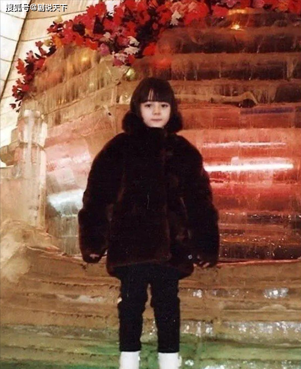 Địch Lệ Nhiệt Ba - người đẹp Tân Cương xinh từ nhỏ đến lớn