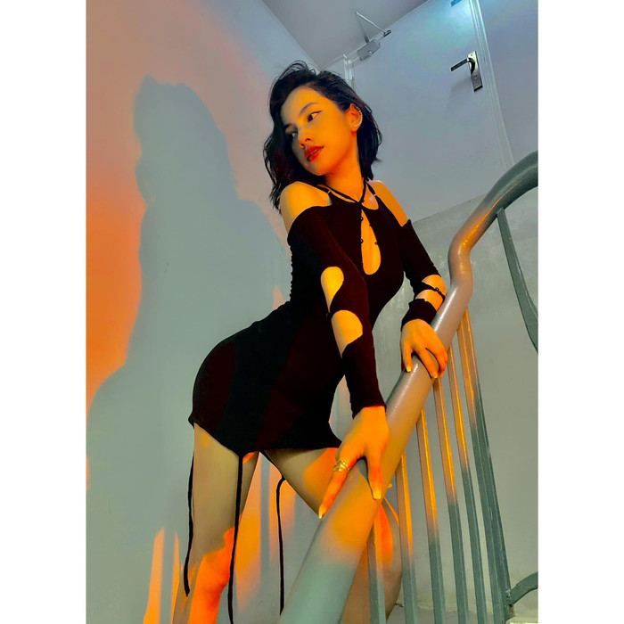 'Tình trẻ chồng cũ Lệ Quyên' táo bạo khoe vòng 3 căng đét: 'Thả thính' kiểu này bảo sao Đức Huy không mê! Ảnh 7