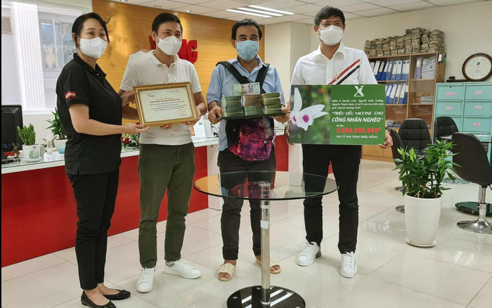 MC Quyền Linh khiến khán giả nể phục khi tiếp tục ủng hộ 2,2 tỷ cho quỹ vắc xin Ảnh 2