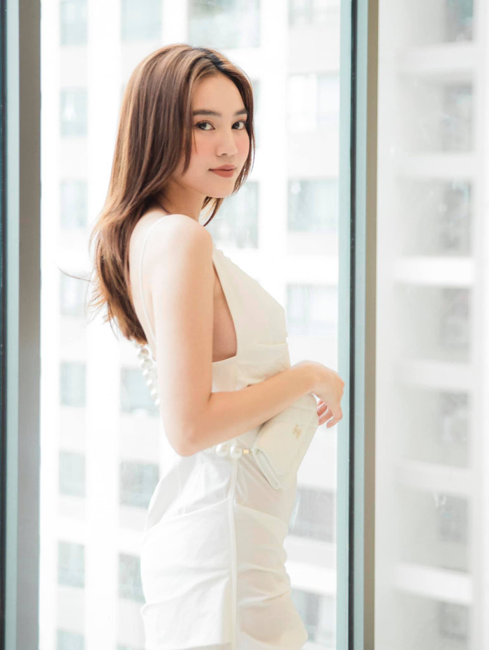 Vẻ đẹp ngọt ngào với sắc trắng của Ninh Dương Lan Ngọc trong hình ảnh mới nhất